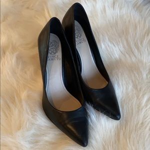 Vince Camuto Black Kain Pump - Size 7.5M
